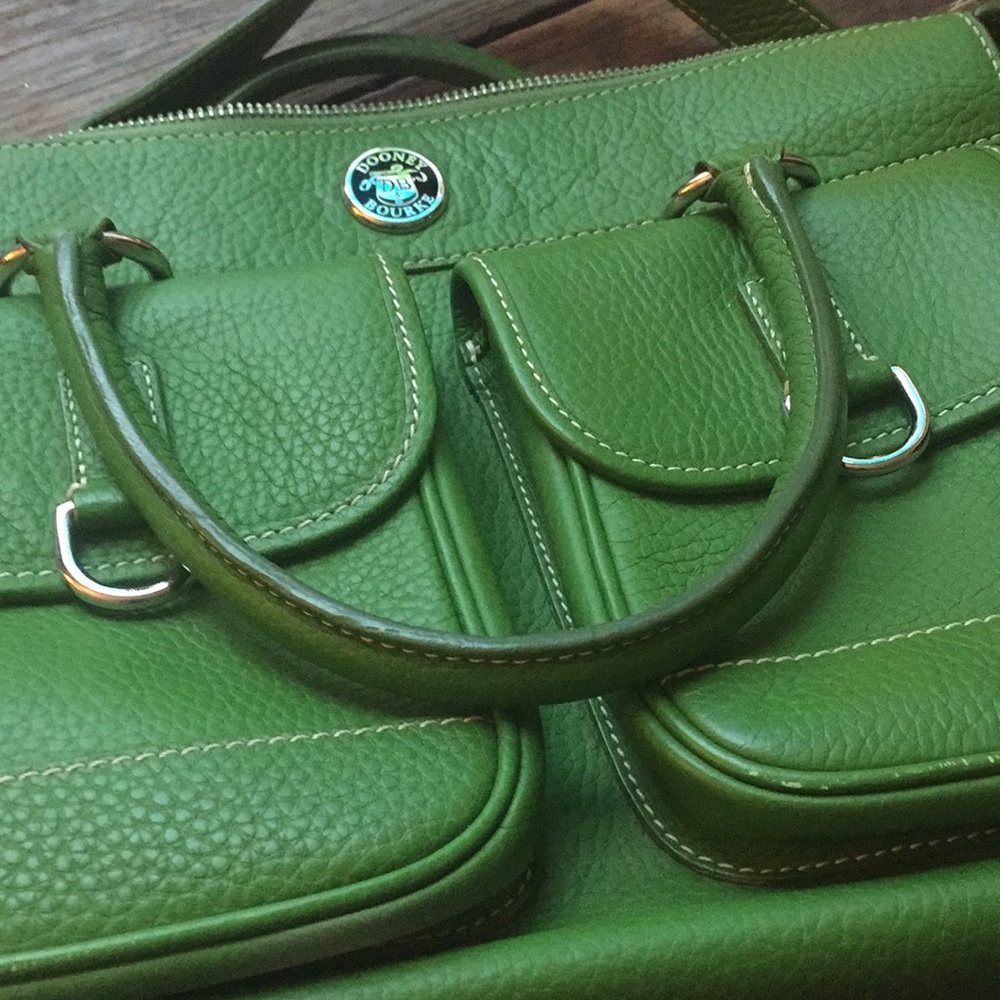 Dooney & Bourke purse. Kelly green, like new.